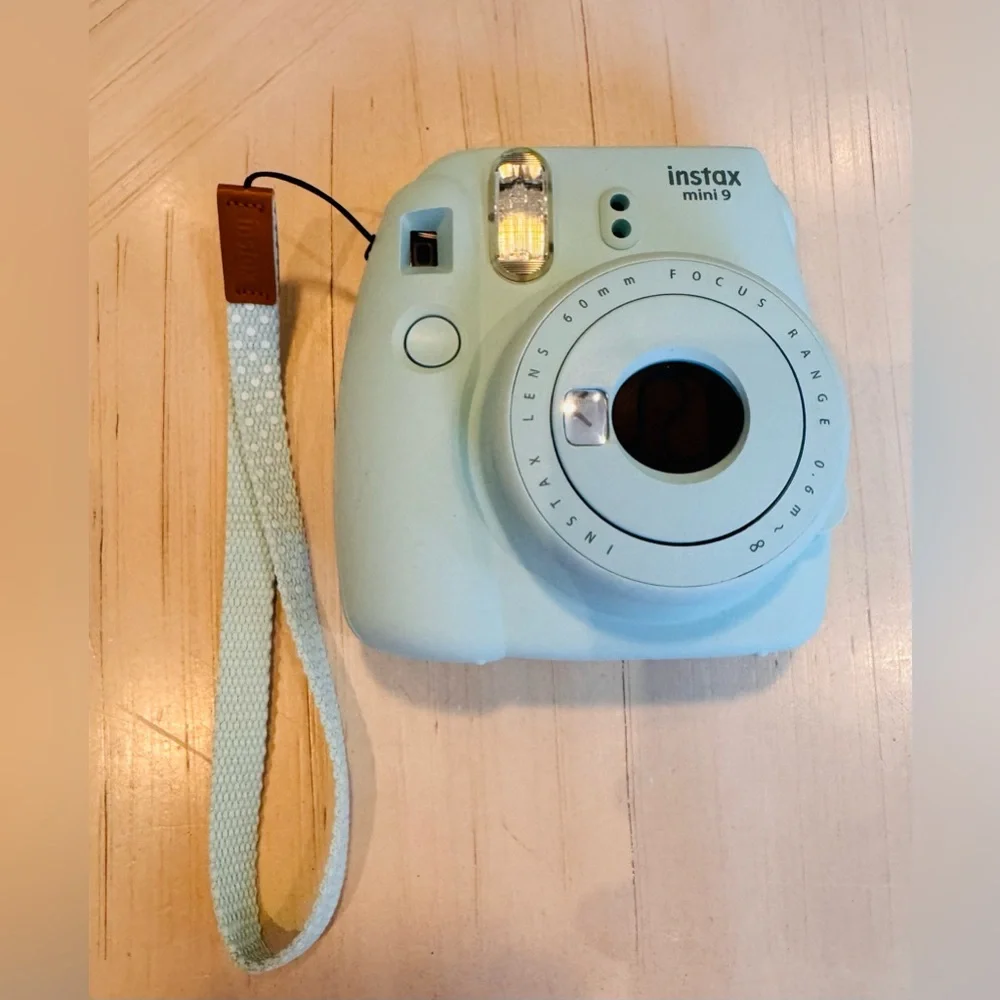 Fujifilm Instax Mini 9 Instant Camera – Ice Blue | New Without Box